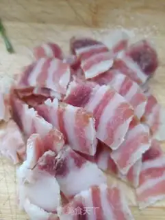 Make Golden ham and green bean sprouts step 2