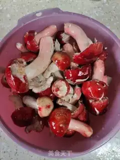 Make Chicken with red mushrooms step 2