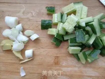 Make cucumber fried oars step 0