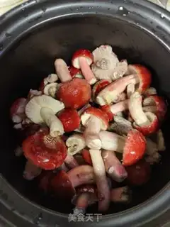Make Chicken with red mushrooms step 3