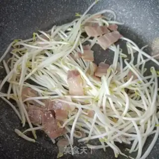 Make Golden ham and green bean sprouts step 9