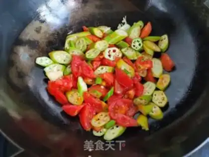 Make Autumn tomato fried eggs step 6