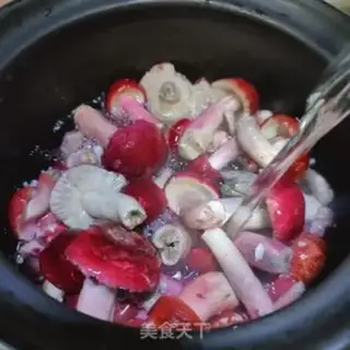 Make Chicken with red mushrooms step 4