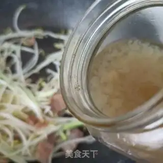 Make Golden ham and green bean sprouts step 11