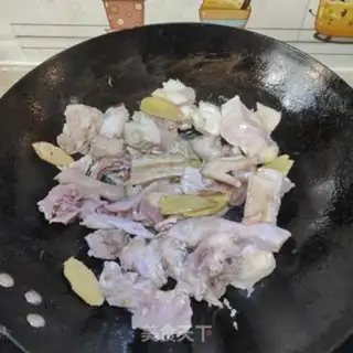 Make Chicken with red mushrooms step 7