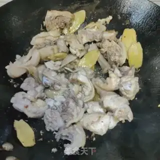 Make Chicken with red mushrooms step 8