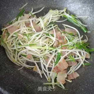Make Golden ham and green bean sprouts step 13
