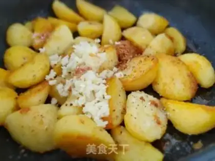 Make Garlic pepper salt potatoes step 3