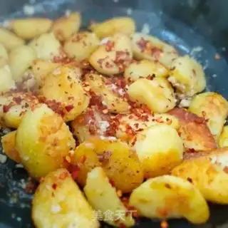 Make Garlic pepper salt potatoes step 4