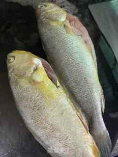 Make Tofu burns yellow fish step 0