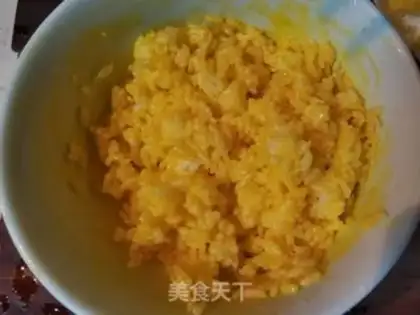 Make Pineapple rice step 2