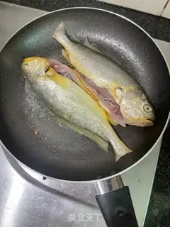 Make Tofu burns yellow fish step 5