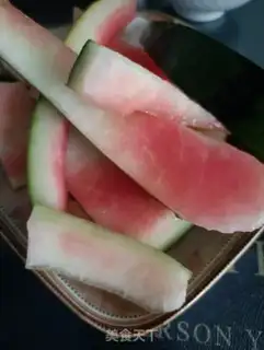 Make Beef fried watermelon step 0
