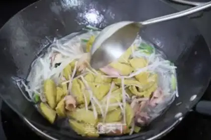 Make Wu-Cai, the chicken step 1