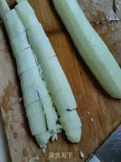 Make Garlic cucumber step 1