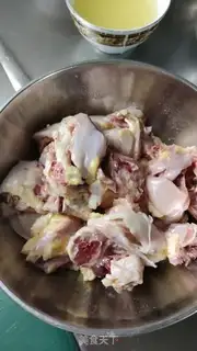 Make Three chickens in Jiangxi step 0