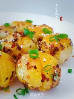 Make Spicy black pepper potatoes step 0