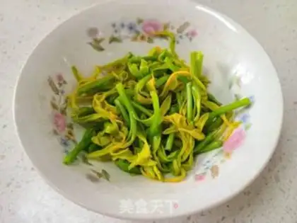 Make The green bean sprouts step 4