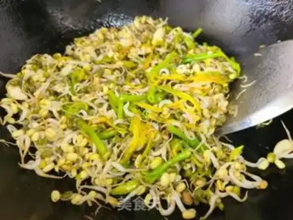 Make The green bean sprouts step 7