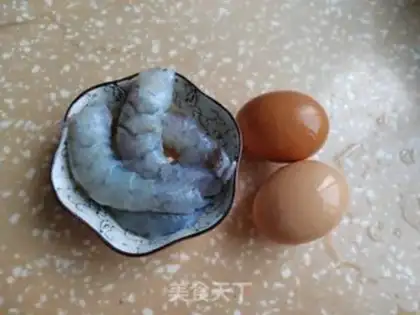 Make Shrimp omelet soup step 0