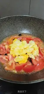 Make Black-eared eggs and tomatoes step 8