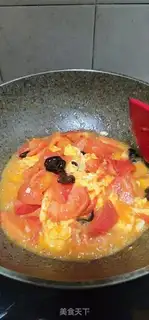 Make Black-eared eggs and tomatoes step 9