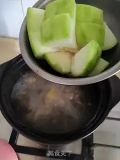 Make Little white melon, bone soup step 6