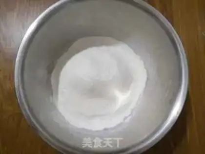 Make A yeast-based creamed raisins scon step 1