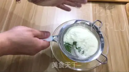 Make Cream of tea, butter, pretzels step 3