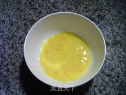 Make Eggs and watermelon peels step 1