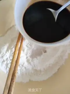 Make Red sugar rolls step 1