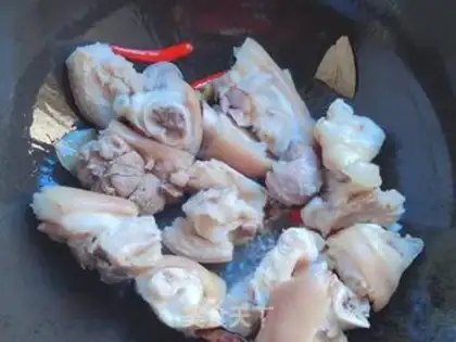 Make Red burning pig hoof step 3