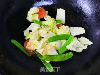 Make Tomato and vegetable pasta step 3