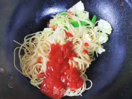 Make Tomato and vegetable pasta step 4