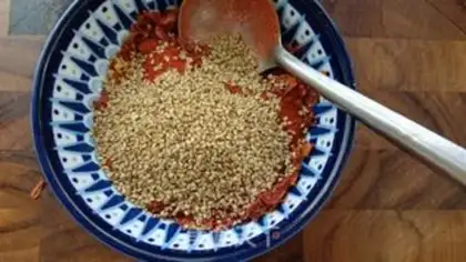 Make Homemade pepper oil step 3