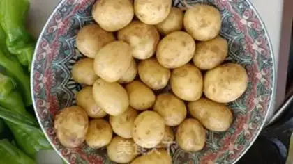Make Shen Yang little potatoes step 0