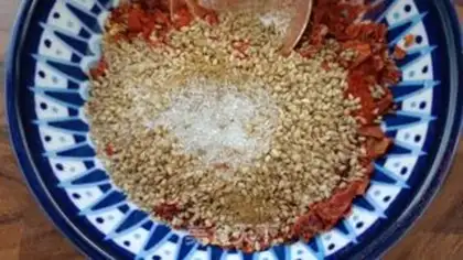Make Homemade pepper oil step 5