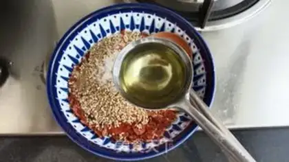 Make Homemade pepper oil step 6