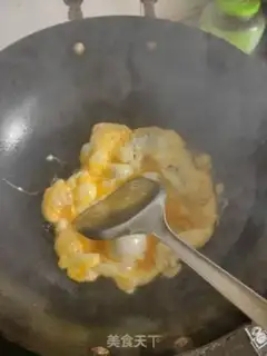 Make Tomato fried eggs step 2