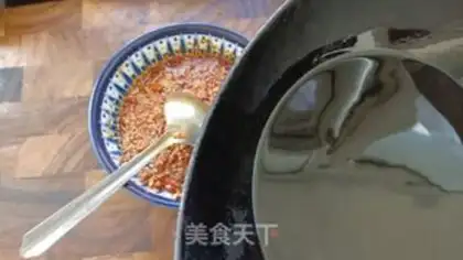 Make Homemade pepper oil step 7