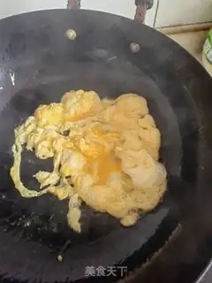 Make Tomato fried eggs step 3