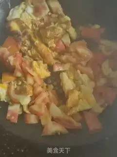 Make Tomato fried eggs step 6