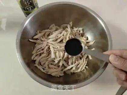 Make Spicy chicken silk step 7