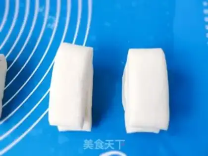 Make Pelican rolls step 4