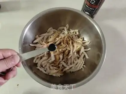 Make Spicy chicken silk step 8