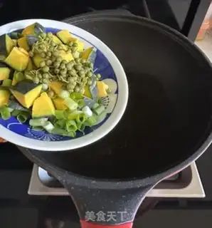 Make Pumpkin almond noodles step 4