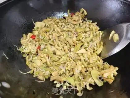 Make The dry green bean sprouts step 5