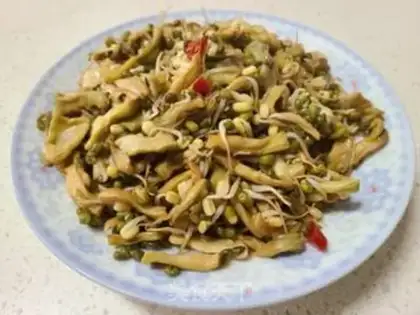 Make The dry green bean sprouts step 6