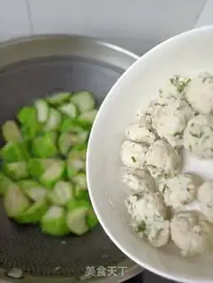 Make Smelt chicken meatballs step 5
