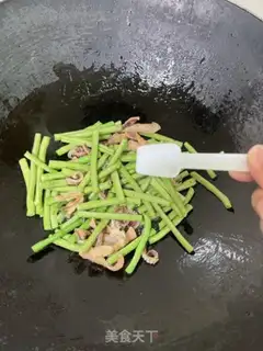 Make Squid bean horns step 6